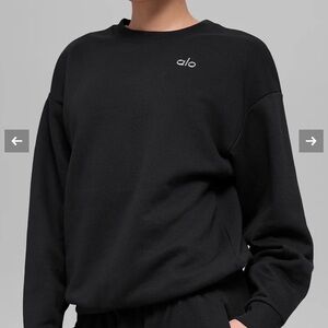 ALO Yoga women’s black crewneck sweatshirt